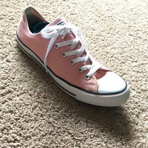 Light pink converse